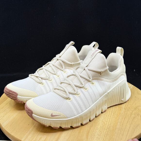 Athletic_Shoes